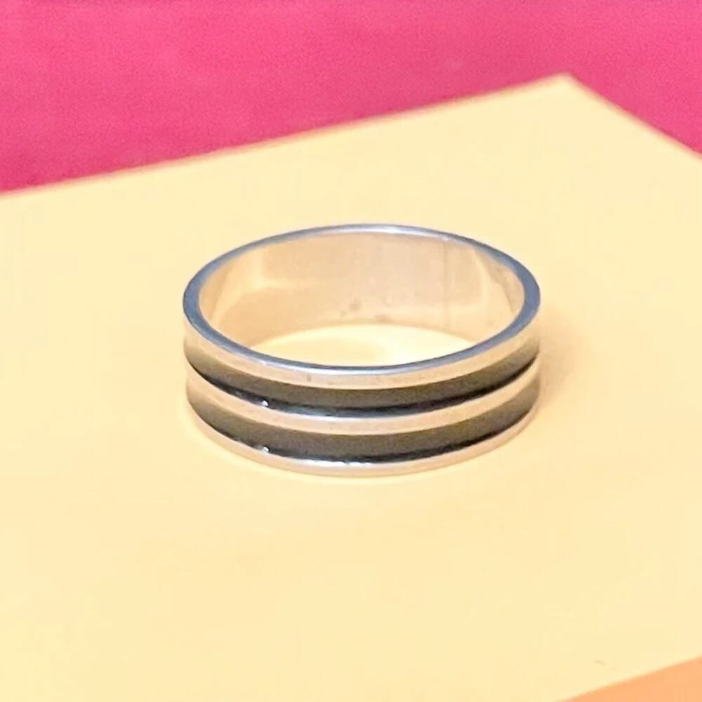 Vintage Unisex Ring Sz 10 Black and Silver Stripes